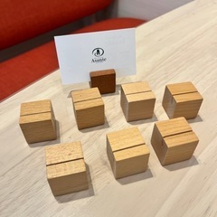 木製カードスタンド8個セット（ショップカード・メニュー立て）沖縄市引取 の画像