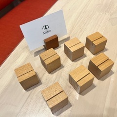木製カードスタンド8個セット（ショップカード・メニュー立て）沖縄市引取 の画像