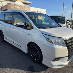 平成26年式ノアハイブリッド車検2年付82,000km