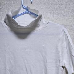 半袖タートルネックトップスの画像