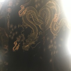龍の刺繍入り服
