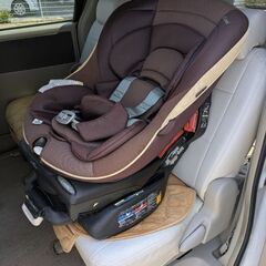 コンビのベビーカー、チャイルドシートの画像
