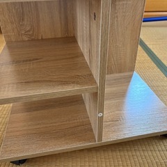 キャスター付き棚の画像
