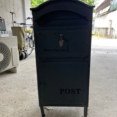 ポスト
