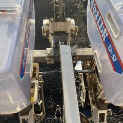 【福岡県みやま市】型式不明　イセキロボシーダ　4連　四連 大豆 麦 種まき機 トラクター用 パーツ 農機具 中古の画像