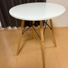 テーブル