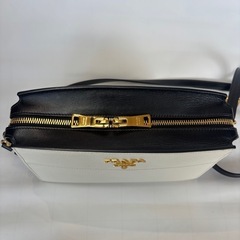プラダ PRADA 1BH104 バイカラー ショルダーバックサフィアーノレザーの画像