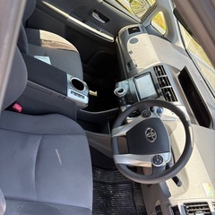 中古車プリウスαの画像