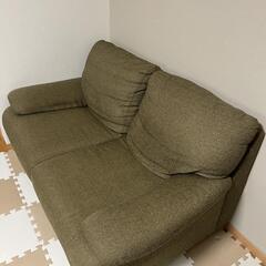 オリーブグリーン 2人掛けソファの画像