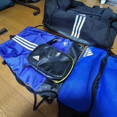 スポーツバッグやスパイク入れなど