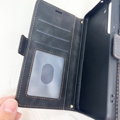【Galaxy S22対応】チェーン付き手帳型ケース ブラック キルティング風の画像