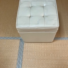 収納付きスツール