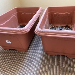 大型プランター２個　家庭菜園にどうぞ！の画像