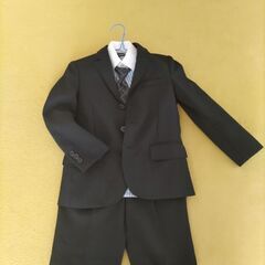 子ども用スーツ　120cmの画像