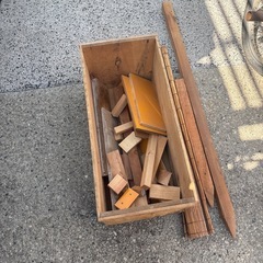 りんご箱📦端材、杭、すだれ　まとめて差し上げます