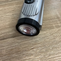 ラジオ付き懐中電灯　サイレン機能付きの画像