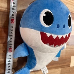 ベイビーシャーク　歌が鳴るぬいぐるみの画像