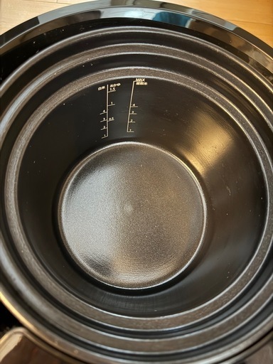 SOUYIの電気土鍋炊飯器。白米、おかゆ、スープ等に対応。SY-150モデル。 