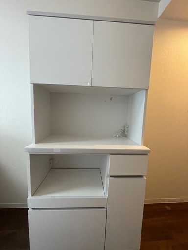 ホワイトキャビネット　キッチンボード　コンセント付