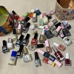 マニキュア　ネイルシール　ディズニー缶
