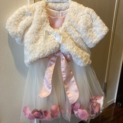 ドレスと花冠（子供用）の画像