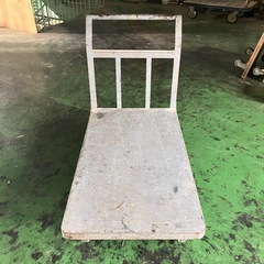 鉄製手押し車の画像