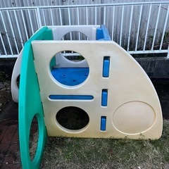 リトルタイクス　屋外遊具　滑り台　ジャングルジム　遊具の画像