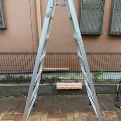 脚立　　天板高さ　2m