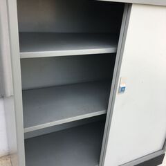 A3796　スチール書庫　上下組　窓付き引き違い書庫　スチール収納庫　書類棚　スチールキャビネット　オフィス用品の画像