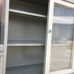 A3796　スチール書庫　上下組　窓付き引き違い書庫　スチール収納庫　書類棚　スチールキャビネット　オフィス用品の画像