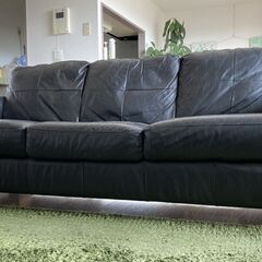 【ソファ黒　総革張り3人掛け】の画像