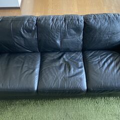 【ソファ黒　総革張り3人掛け】の画像