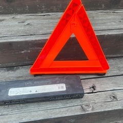 折りたたみ式三角表示板