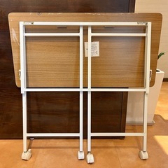 折りたたみ式　テーブルの画像