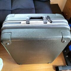 再出品!大型キャリーケース無料で譲ります。の画像