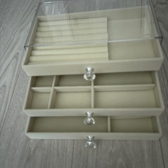 【新品・未使用】三段ジュエリーケースの画像