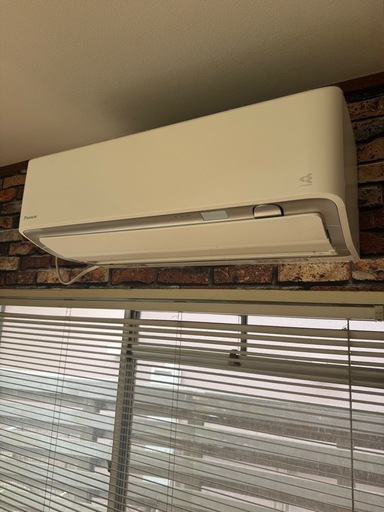 ダイキン エアコン 18畳　22年製 S56ZTRXP-W