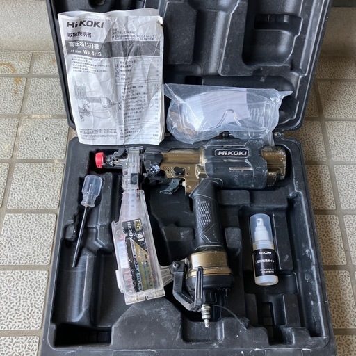 Hikoki ハイコーキ WF4HS 高圧釘打ち機
ビス打ち機