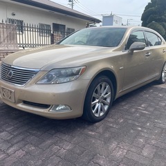 レクサス　LS600hl 