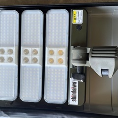 LEDハイブリッド投光器の画像
