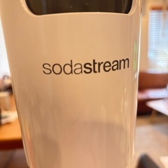 【すぐ炭酸が飲める！】sodastream  ソーダストリーム　炭酸水メーカーの画像