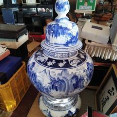 伊万里陶器飾り壷？の画像
