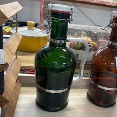 緑色のガラスボトル