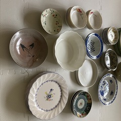 お皿　一枚30円の画像