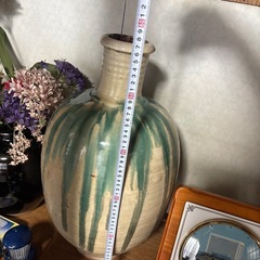 大きい壺の画像