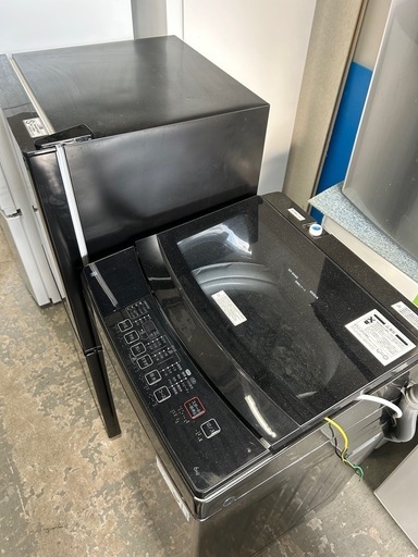 お買得☆美品☆美品☆2022年製☆ブラック色☆激安冷蔵庫洗濯機セット☆