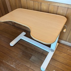 ベッド用キャスター付きテーブル