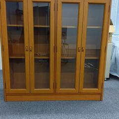 【書庫】木製キャビネット ガラス扉付き 4枚扉 書類棚 本棚 木...
