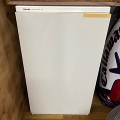 キッチン戸棚　TOSHIBA