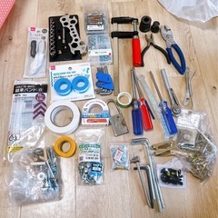 いろいろなネジと工具